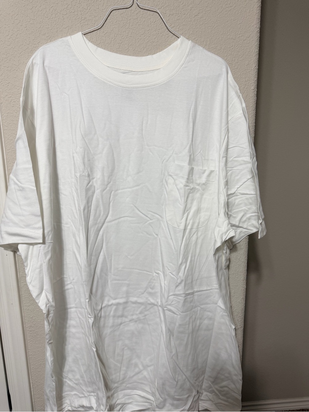 Men's White Short-Sleeve Pocket Tee